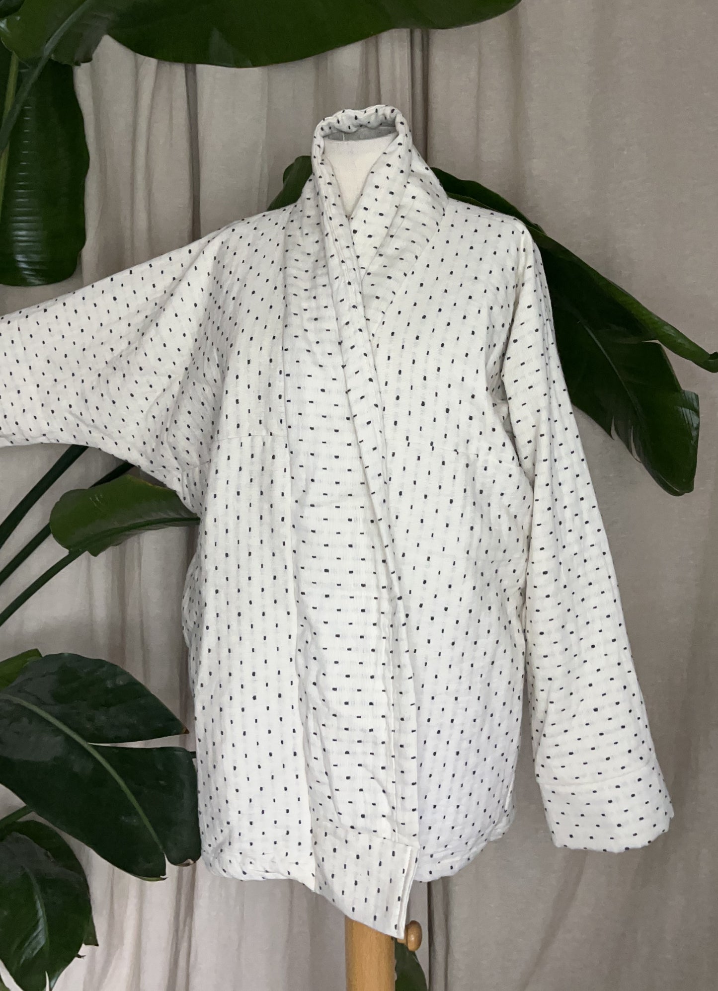 kurzer Kimono, creme gepunktet, 100% Baumwolle, Unikat