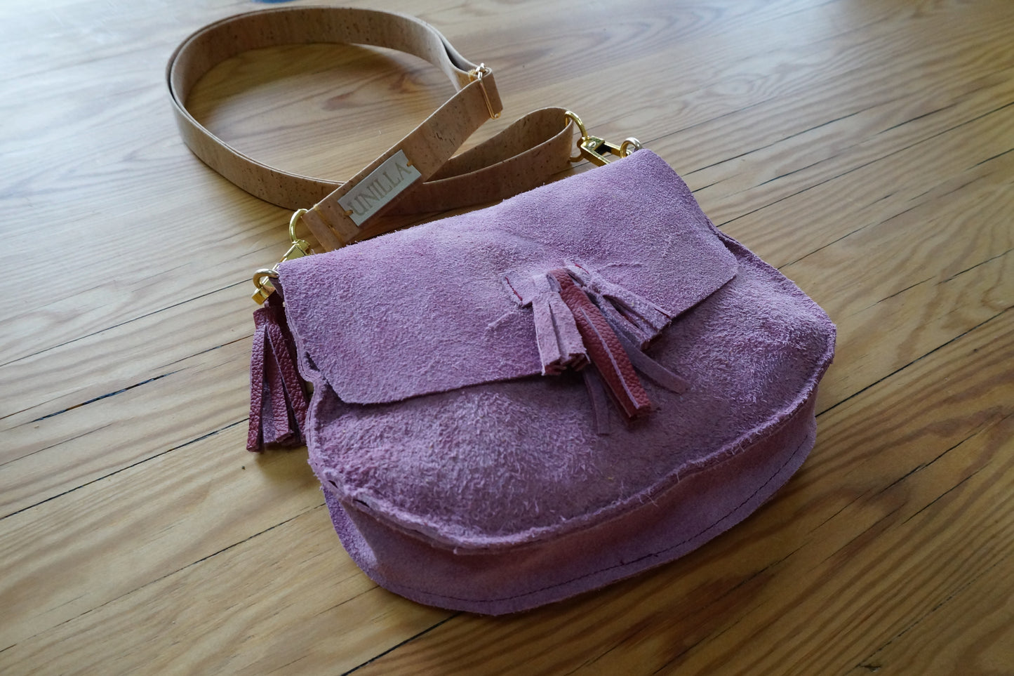 Kleine Saddle Bag, Umhängetasche aus Leder mit Fransen