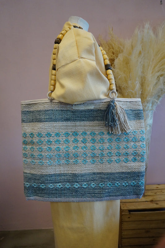 Shopper, Schultertasche aus Webstoff mit Holzperlen