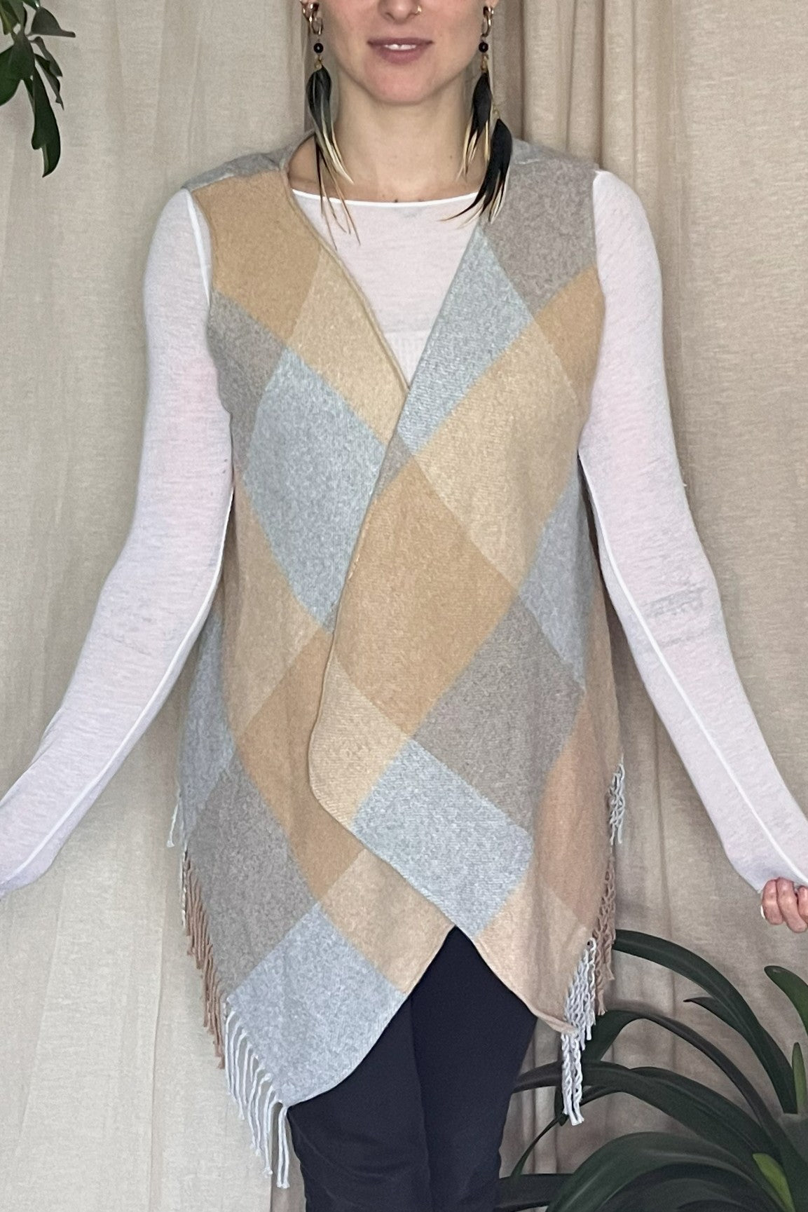 Schmale Weste, grau beige kariert, flauschig, S-L, Unikat