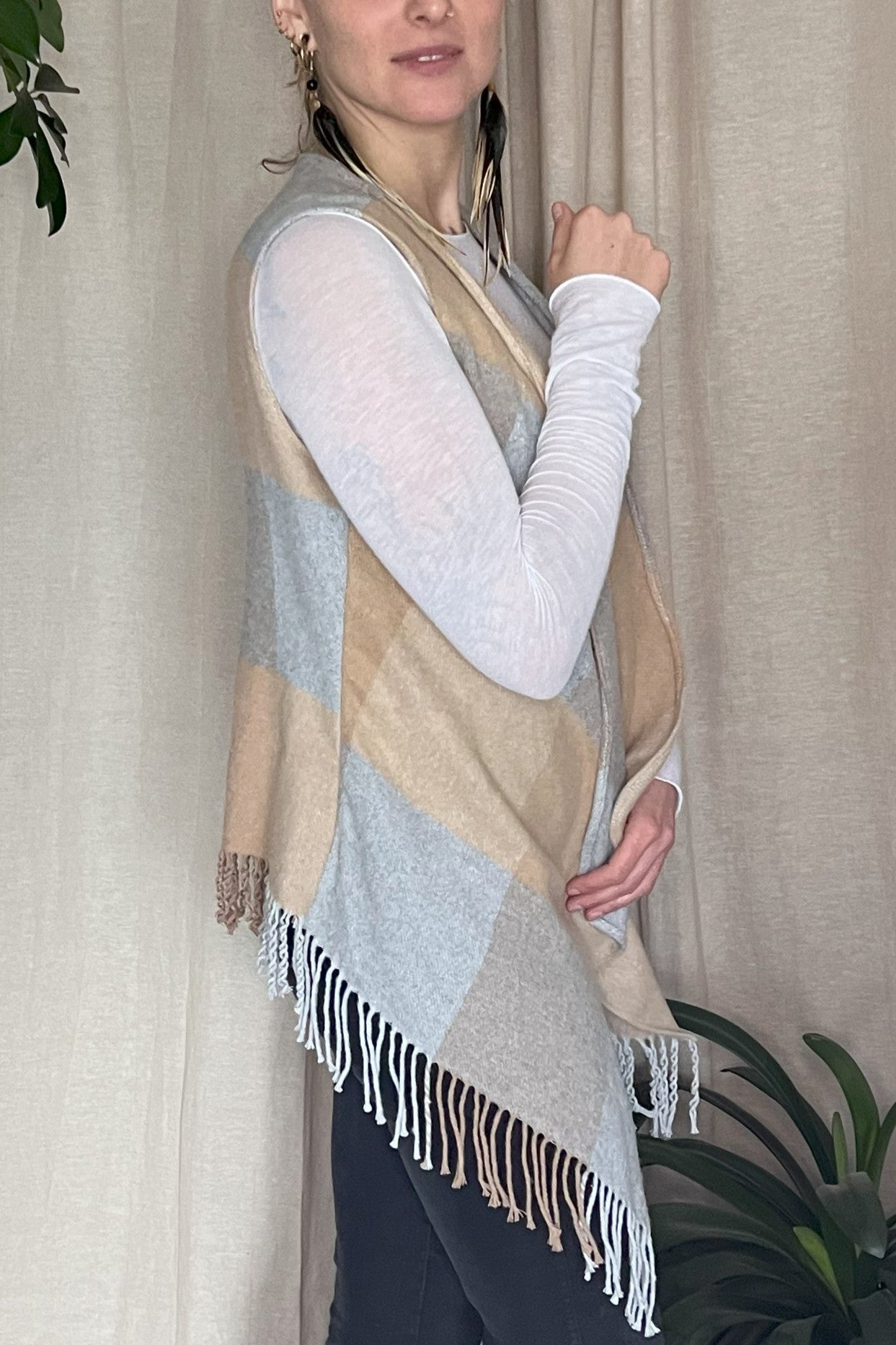 Schmale Weste, grau beige kariert, flauschig, S-L, Unikat