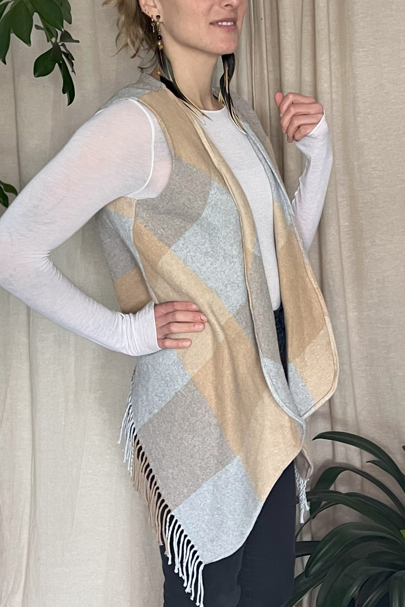 Schmale Weste, grau beige kariert, flauschig, S-L, Unikat