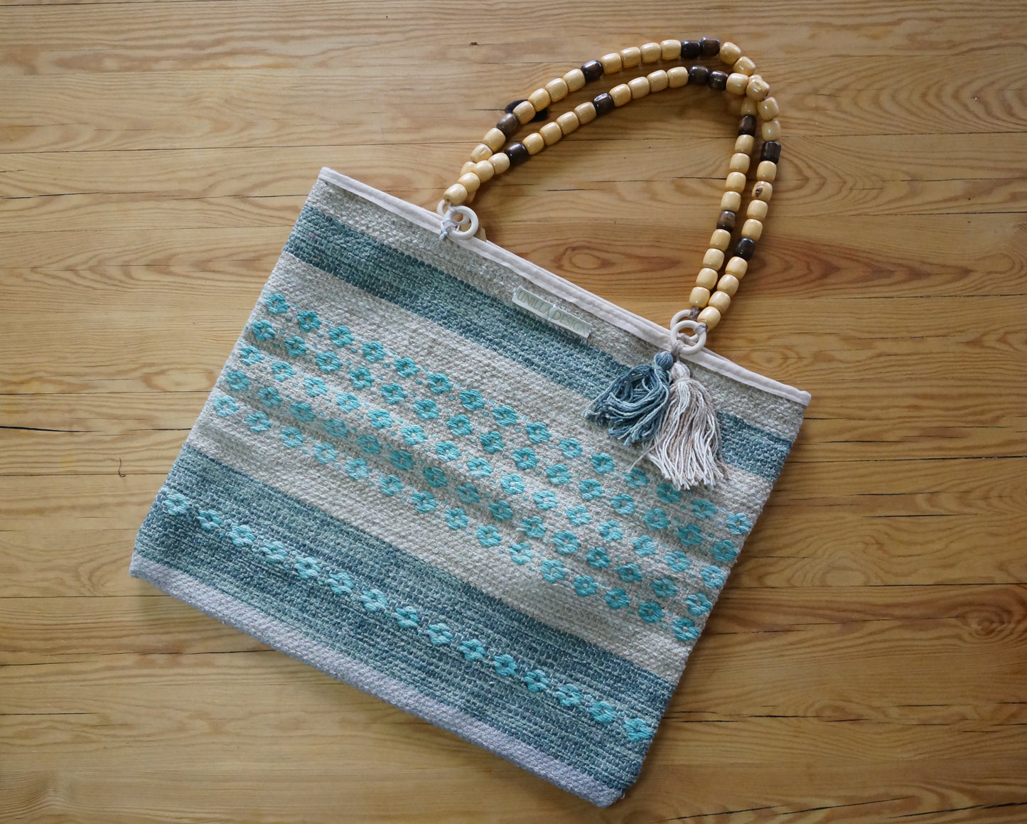 Shopper, Schultertasche aus Webstoff mit Holzperlen