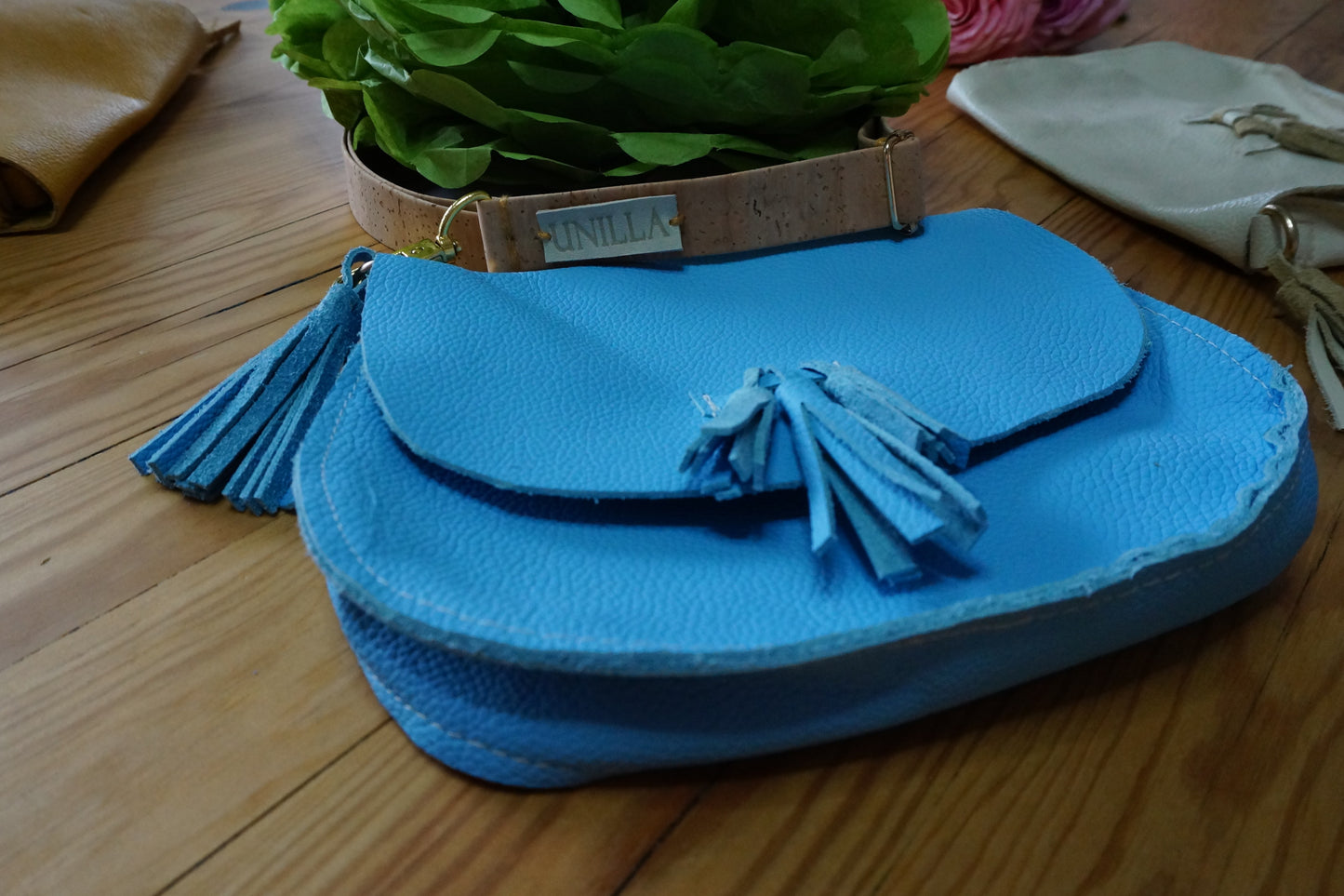 Kleine Saddle Bag, Umhängetasche aus Leder mit Fransen