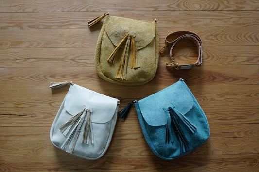 Große Saddle Bag, Umhängetasche aus Leder mit Fransen