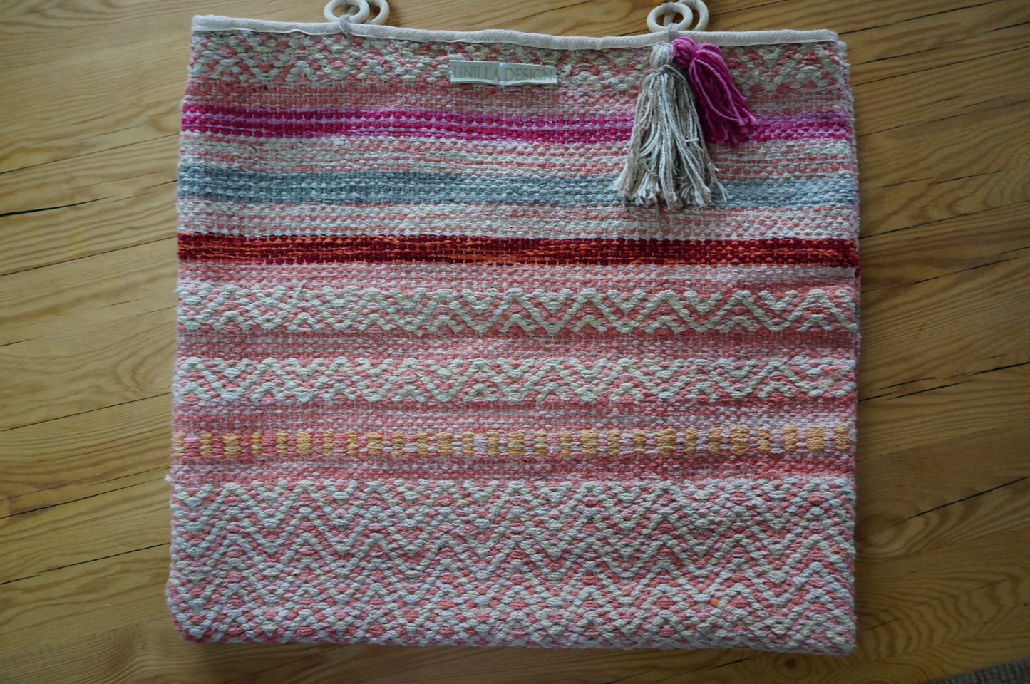 Shopper, Schultertasche aus Webstoff mit Holzperlen