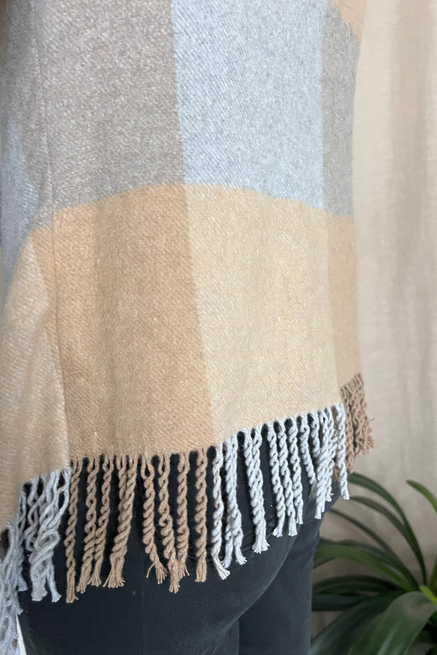 Schmale Weste, grau beige kariert, flauschig, S-L, Unikat