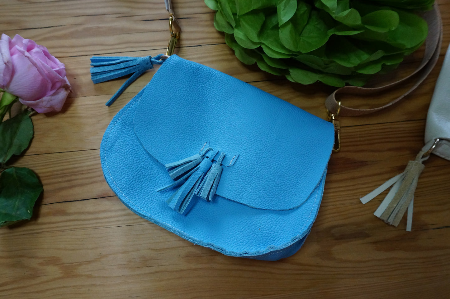 Kleine Saddle Bag, Umhängetasche aus Leder mit Fransen