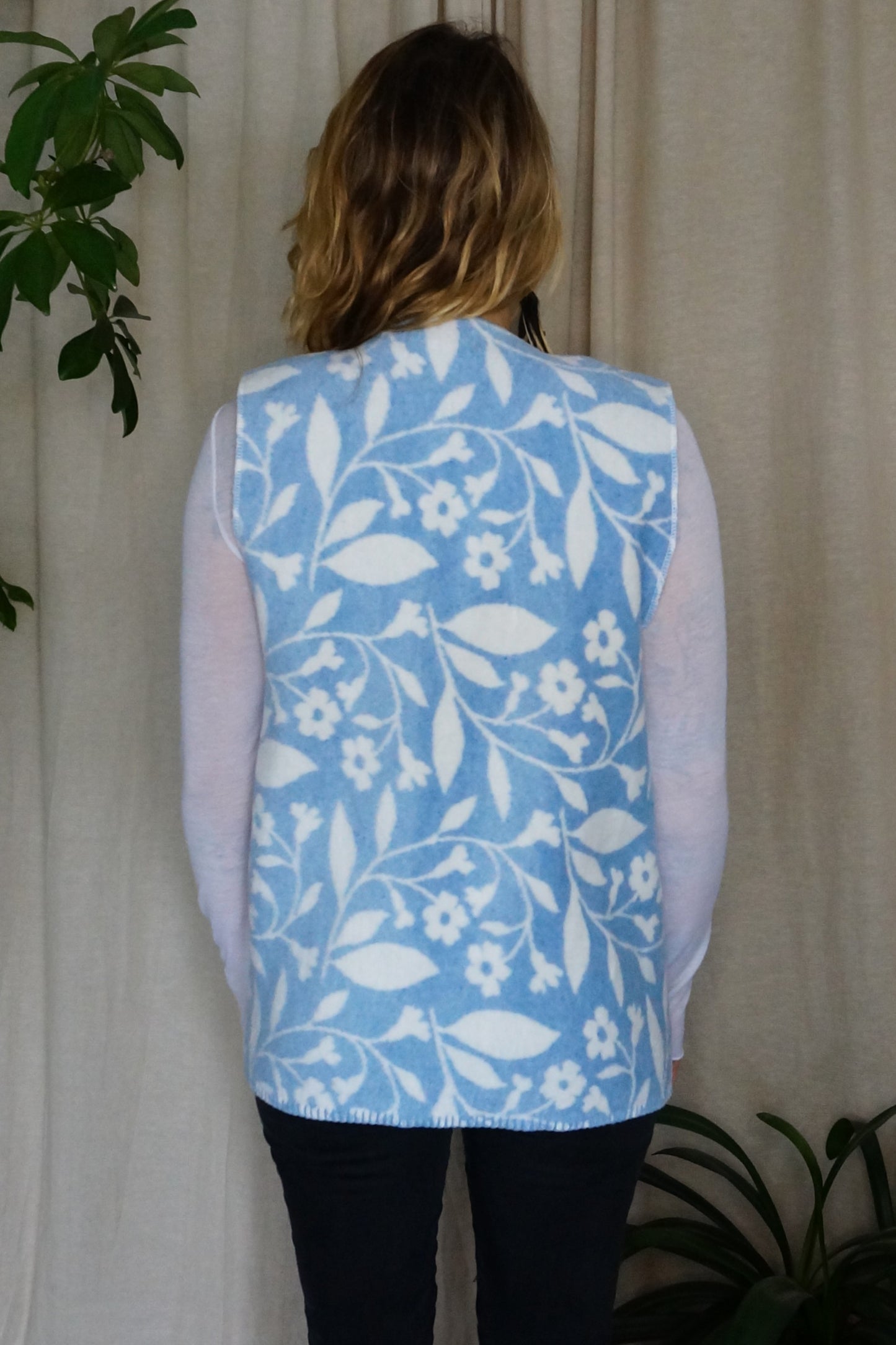 Breite Weste, blau weiß Blumenmuster, S-L, Unikat