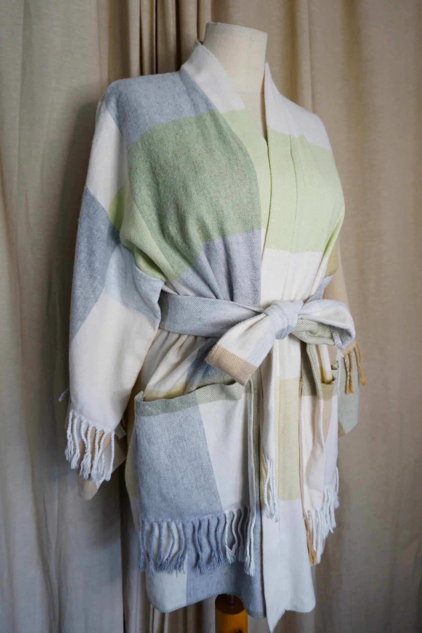 Kurzer Kimono – Kariertes Pastell | Unikat