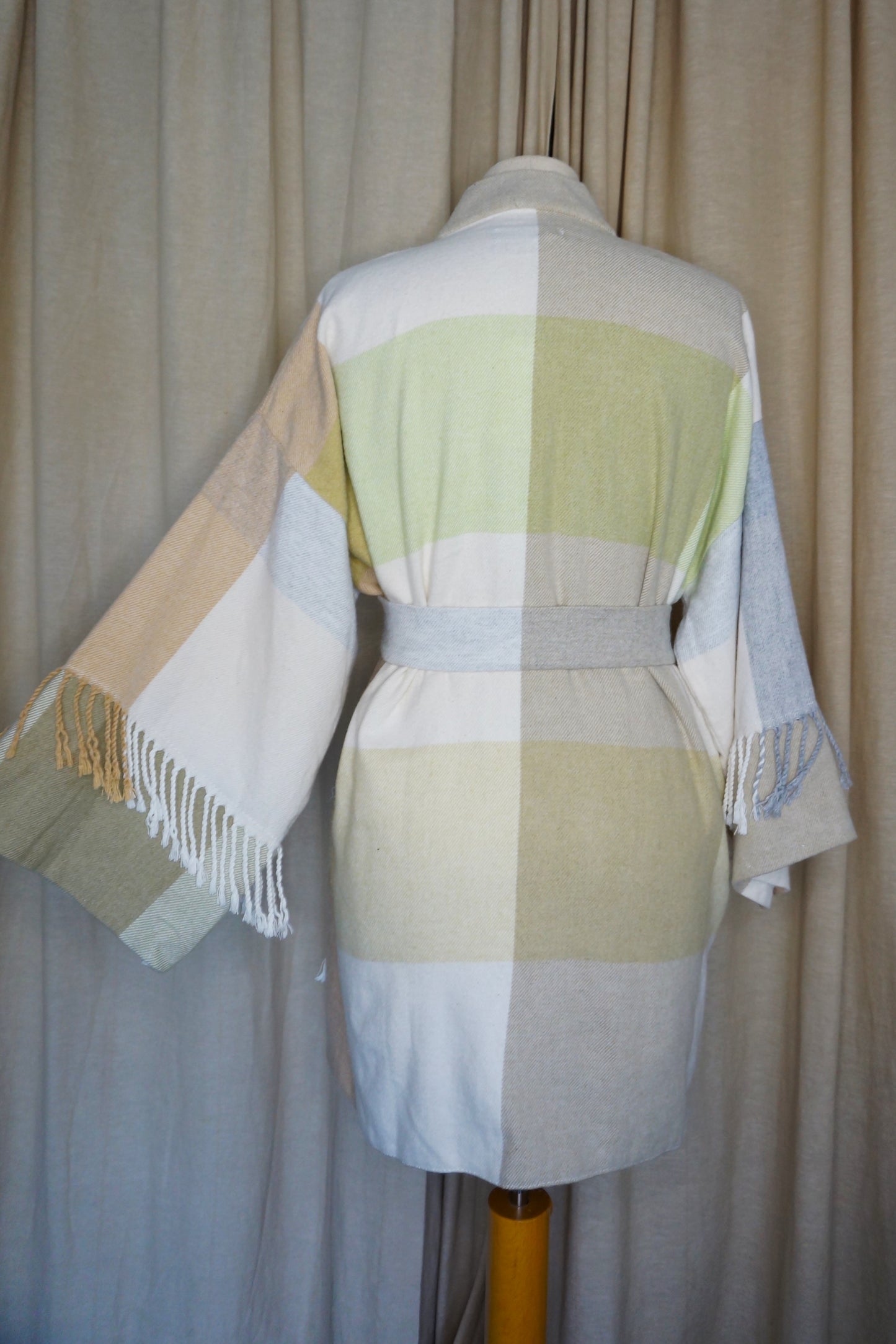 Kurzer Kimono – Kariertes Pastell | Unikat