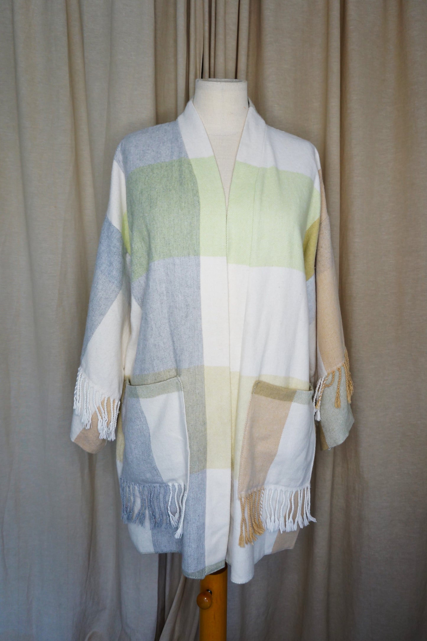 Kurzer Kimono – Kariertes Pastell | Unikat