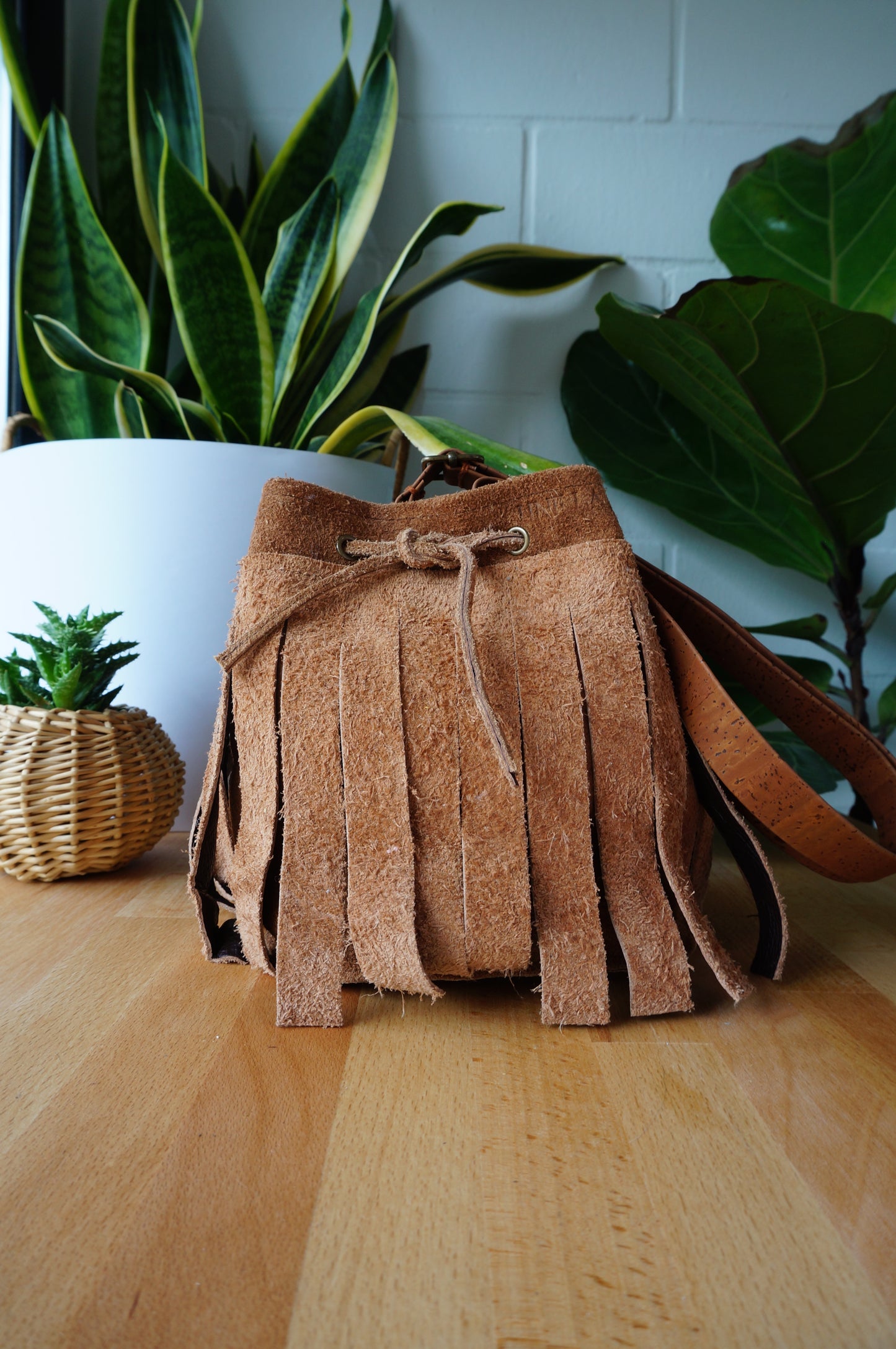 Bucket Bag Beuteltasche Umhängetasche mit Fransen aus Leder