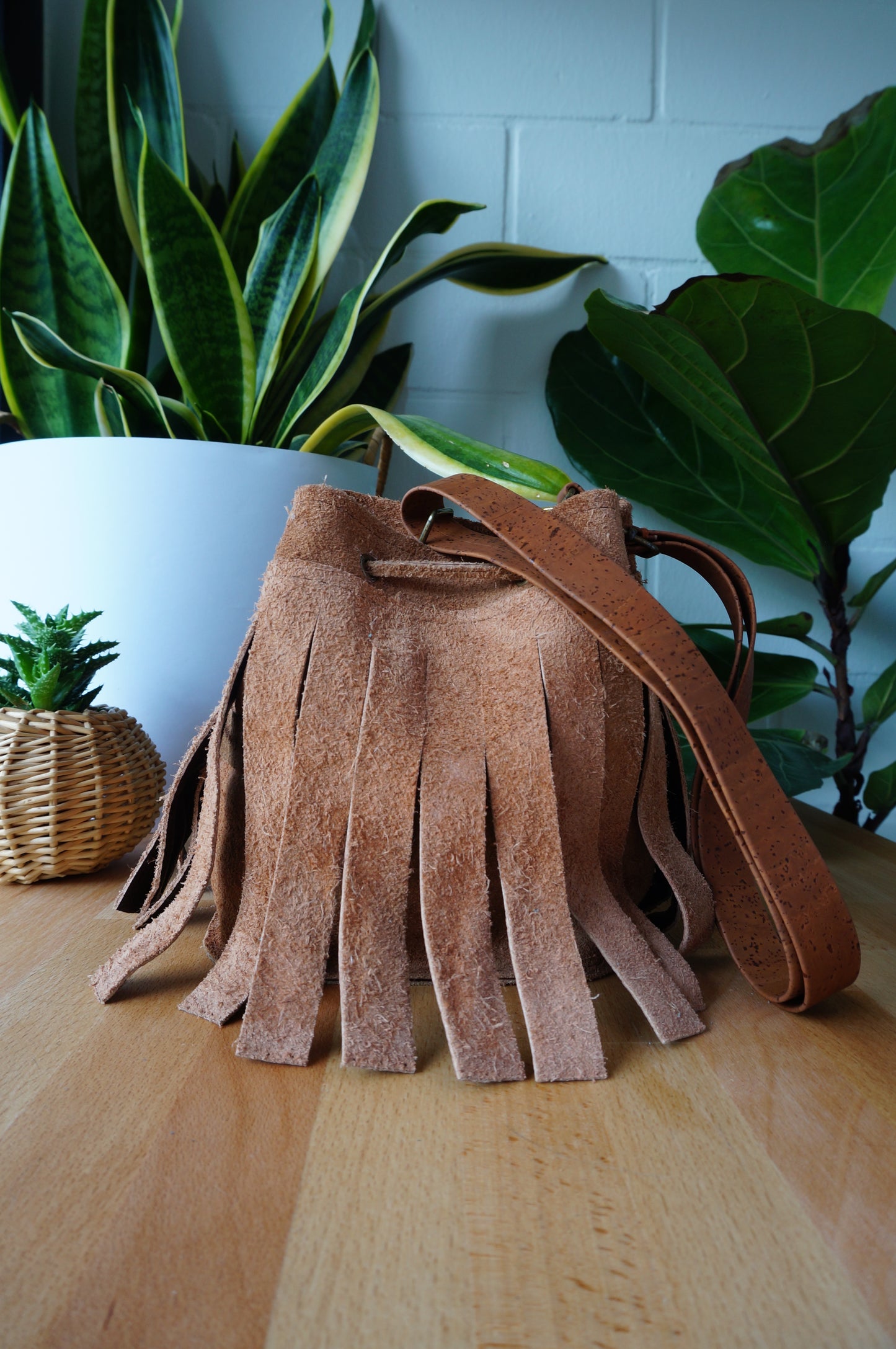 Bucket Bag Beuteltasche Umhängetasche mit Fransen aus Leder