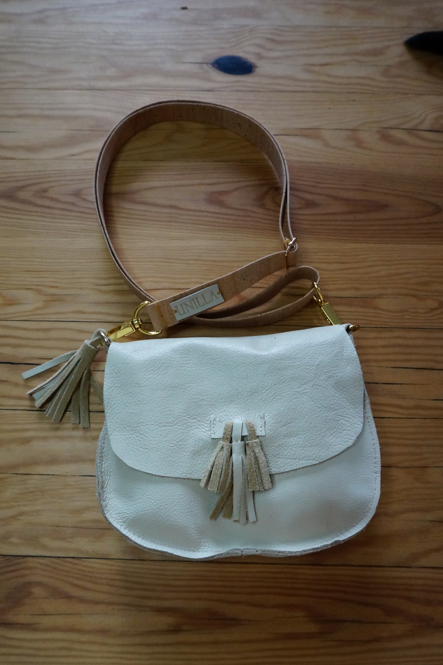 Kleine Saddle Bag, Umhängetasche aus Leder mit Fransen